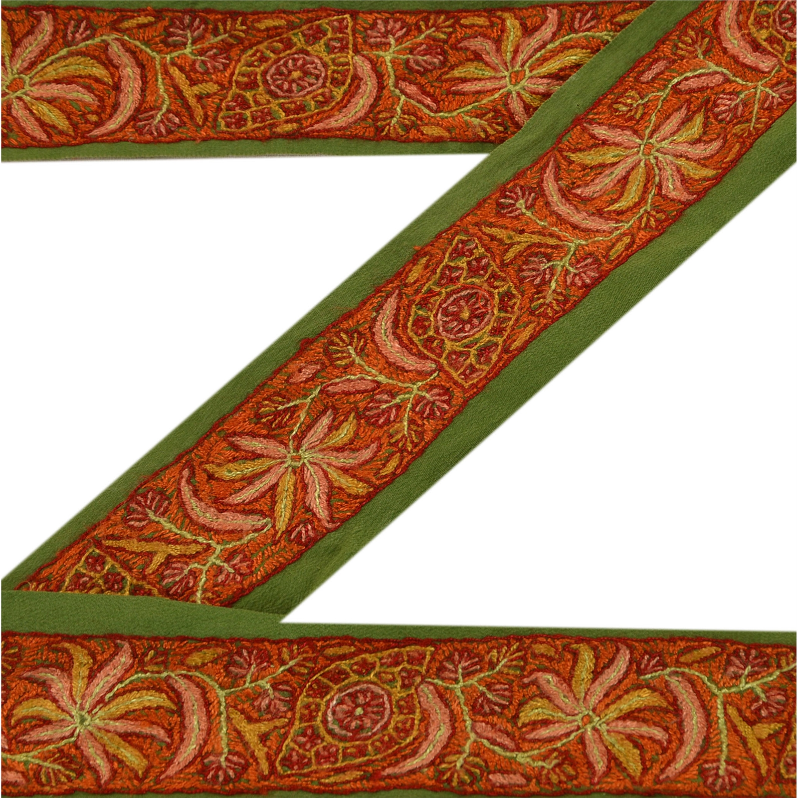 29+ Ribbon Embroidery Border Unique Hand Embroidery Designs